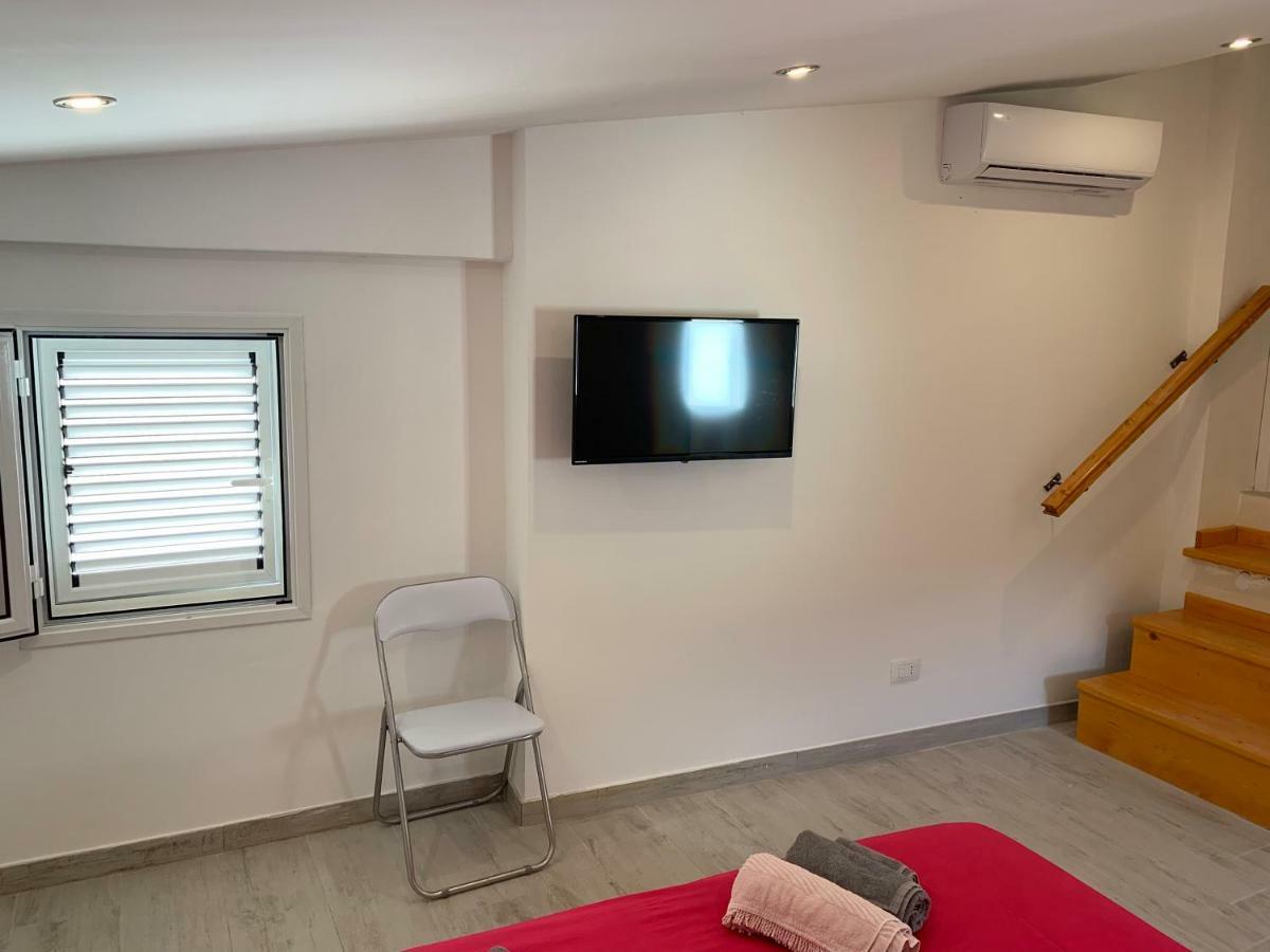 Deni'S Apartments Per 4 Syracuse Ngoại thất bức ảnh