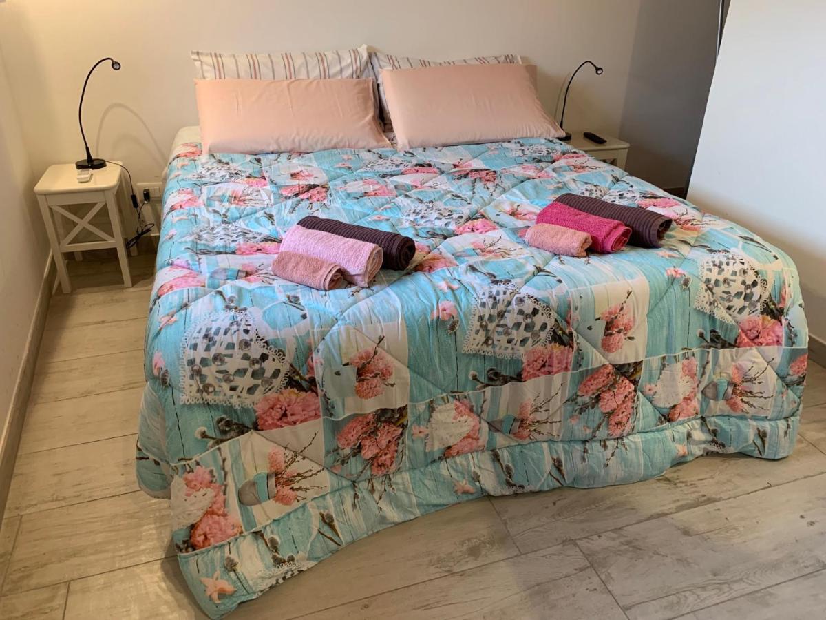 Deni'S Apartments Per 4 Syracuse Ngoại thất bức ảnh